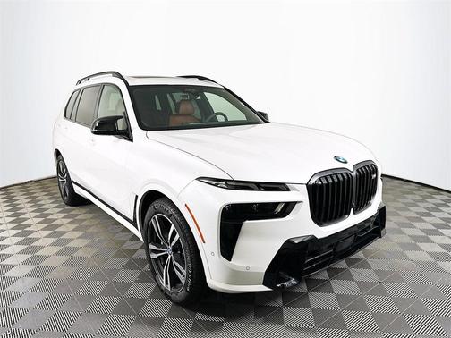 2025 BMW X7 M60i