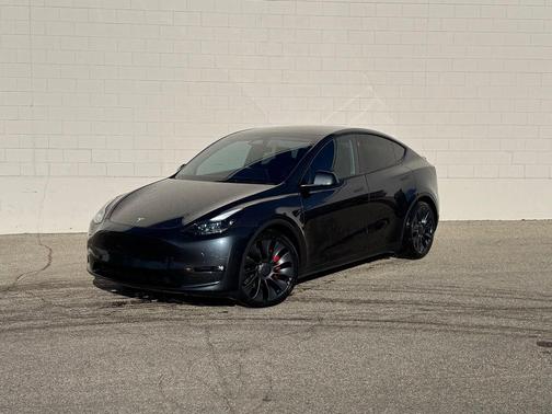 Stealth Grey 2025 Tesla Model Y Performance Dual Motor All-Wheel Drive