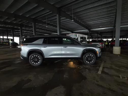 Gray 2025 Chevrolet Traverse Z71