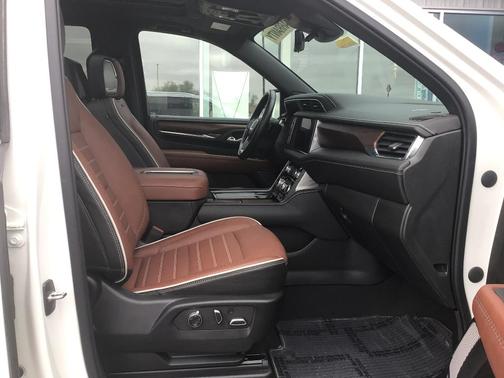 White 2023 GMC Yukon Denali Ultimate