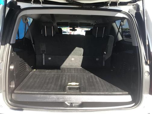 White 2015 Chevrolet Suburban 1500 LS