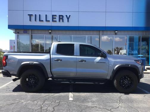 Sterling Gray Metallic 2024 Chevrolet Colorado Trail Boss