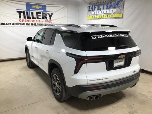 2025 Chevrolet Traverse LT