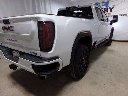 2025 GMC Sierra 2500 AT4