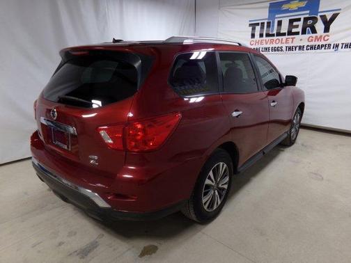 2017 Nissan Pathfinder SL