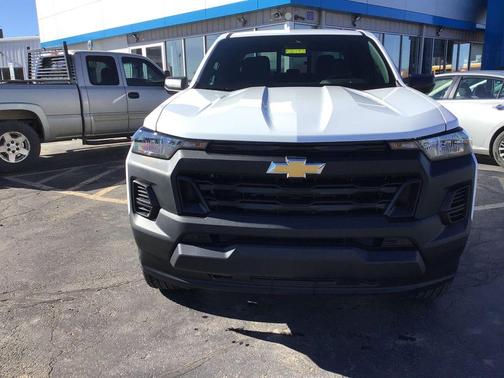 Summit White 2026 Chevrolet Colorado WT