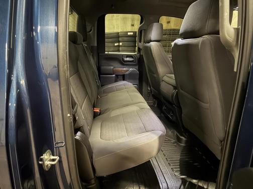 Pacific Blue Metallic 2022 GMC Sierra 2500 SLE