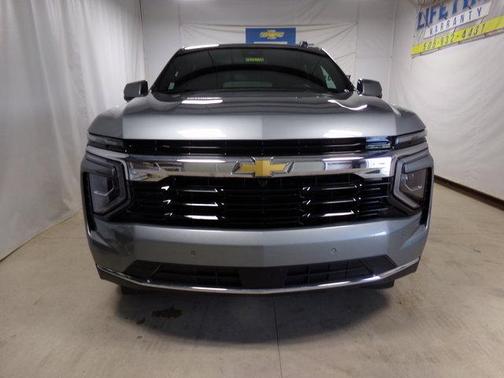 2025 Chevrolet Suburban LS