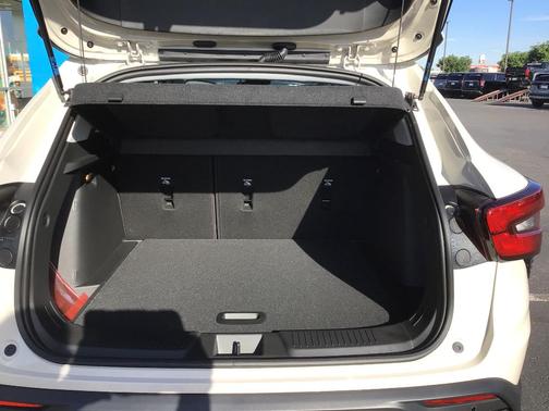 White Sand 2026 Chevrolet Trax ACTIV