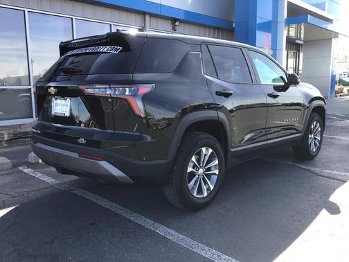 Mosaic Black Metallic 2025 Chevrolet Equinox LT
