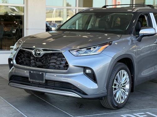 2026 Toyota Highlander Platinum