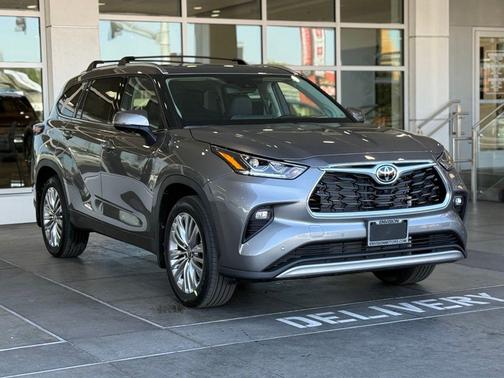 2026 Toyota Highlander Platinum