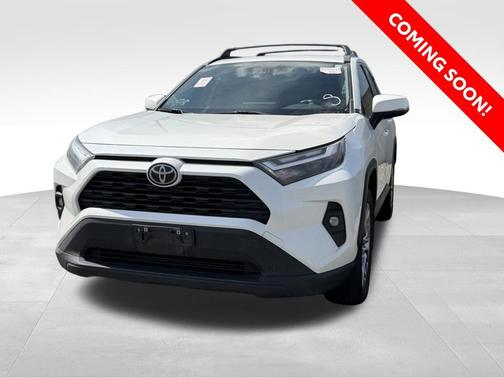 Blizzard Pearl 2022 Toyota RAV4 XLE Premium