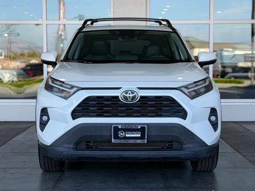 Blizzard Pearl 2022 Toyota RAV4 XLE Premium