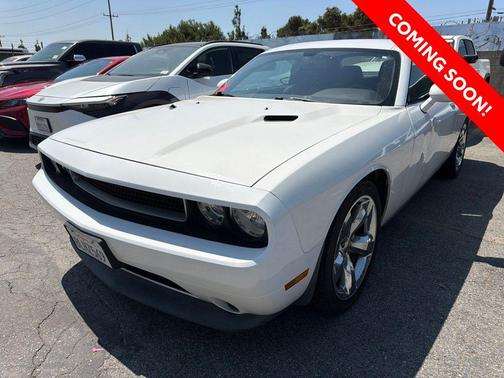 Bright White Clearcoat 2013 Dodge Challenger SXT
