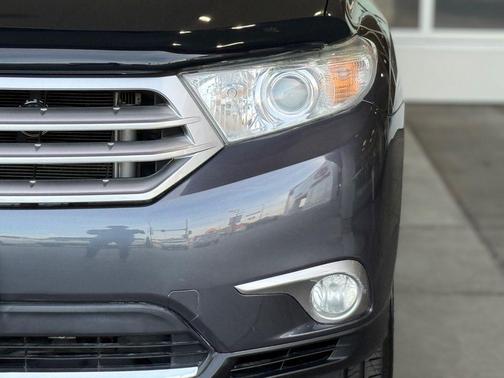 2012 Toyota Highlander SE