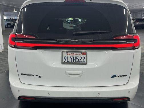 2023 Chrysler Pacifica Hybrid Touring L