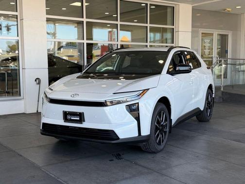 Wind Chill Pearl 2026 Toyota bZ XLE Plus