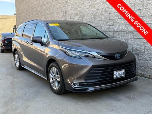 2023 Toyota Sienna XLE
