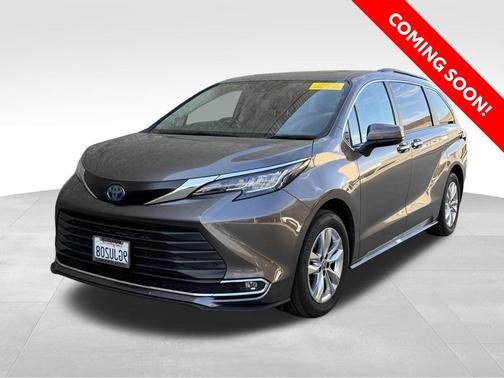 2023 Toyota Sienna XLE