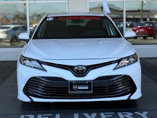 2019 Toyota Camry LE