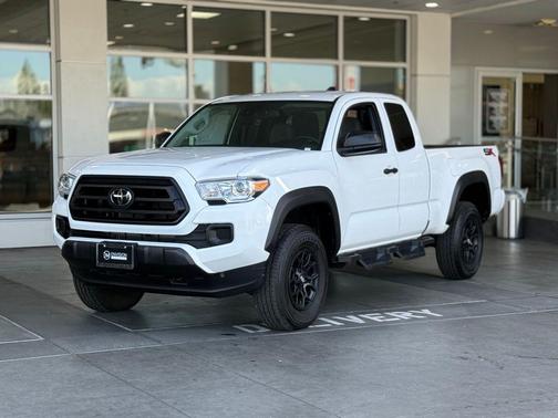 2022 Toyota Tacoma SR