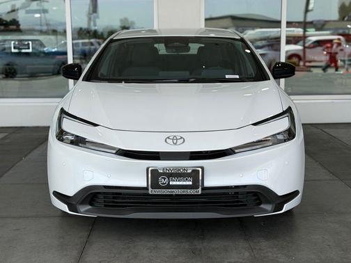 Wind Chill Pearl 2026 Toyota Prius LE
