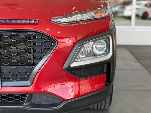 Pulse Red 2021 Hyundai KONA SE