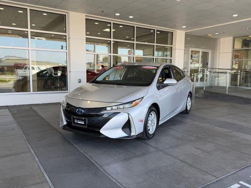 Classic Silver Metallic 2021 Toyota Prius Prime XLE