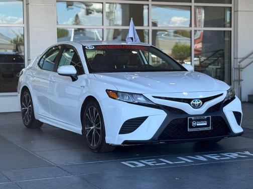 2019 Toyota Camry Hybrid SE