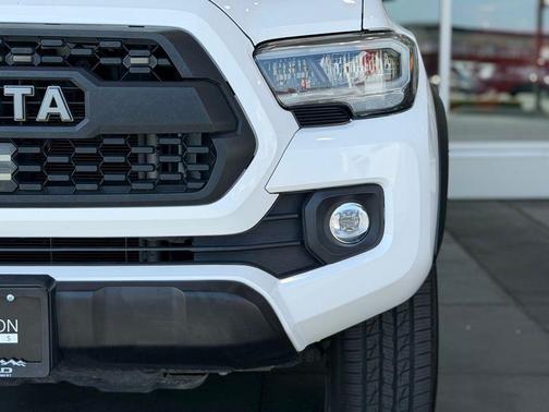 Ice Cap 2023 Toyota Tacoma TRD Sport