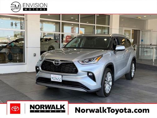 Celestial Silver Metallic 2023 Toyota Highlander Platinum