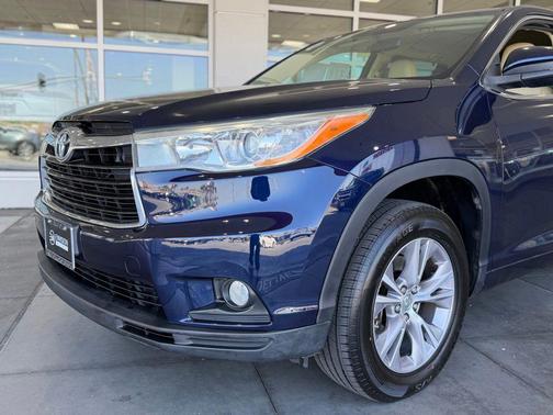 Nautical Blue Metallic 2014 Toyota Highlander LE Plus