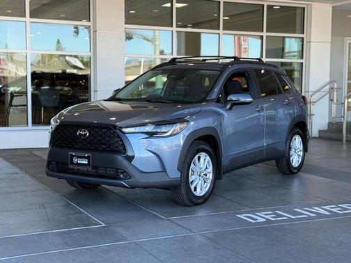 2025 Toyota Corolla Cross LE