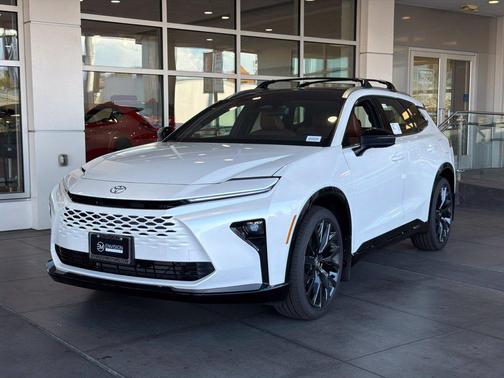 Oxygen White 2026 Toyota Crown Signia Limited