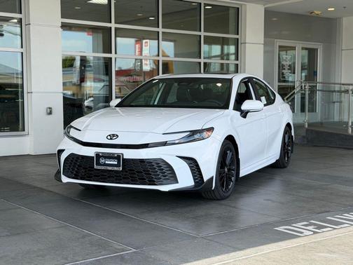 Ice Cap 2026 Toyota Camry SE