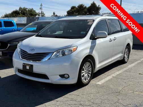 2016 Toyota Sienna XLE