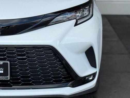 2026 Toyota Sienna XSE 7 Passenger