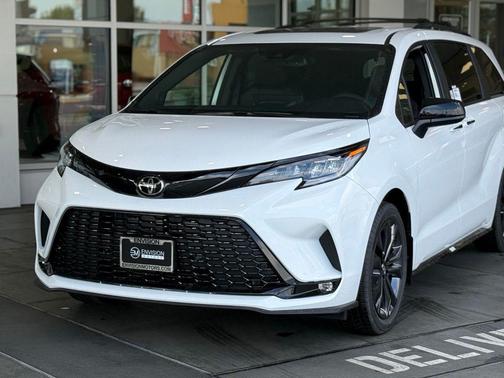 2026 Toyota Sienna XSE 7 Passenger