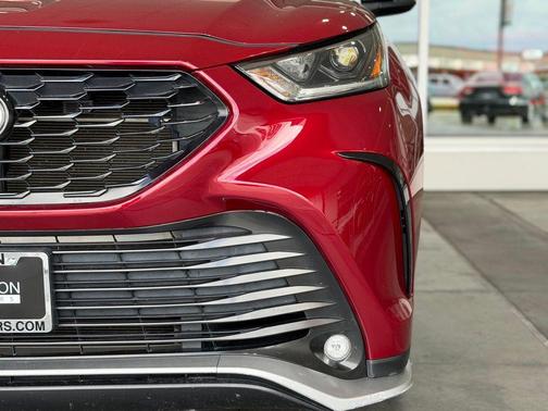 Ruby Flare Pearl 2021 Toyota Highlander XSE