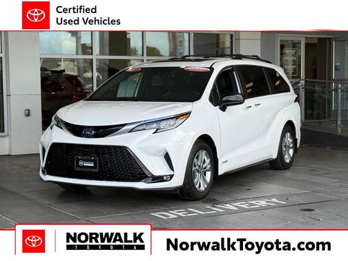 Super White 2021 Toyota Sienna XSE 7 Passenger