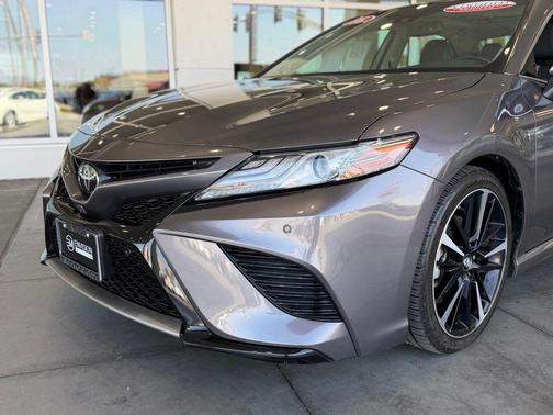 Predawn Gray Mica 2018 Toyota Camry XSE