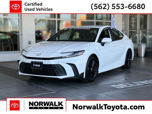 2025 Toyota Camry SE