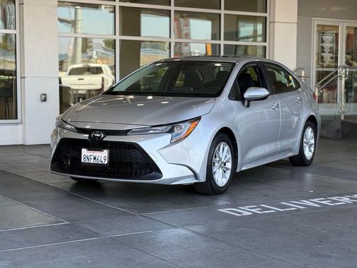 Classic Silver Metallic 2020 Toyota Corolla LE