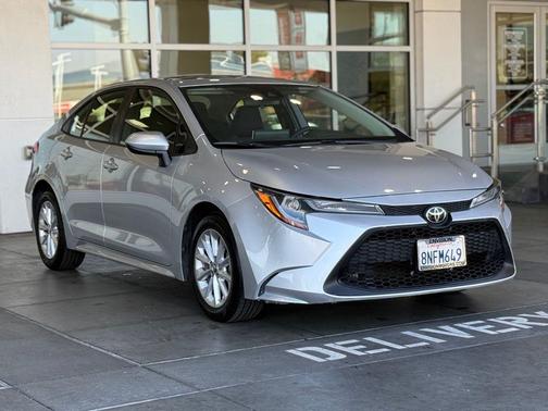 Classic Silver Metallic 2020 Toyota Corolla LE