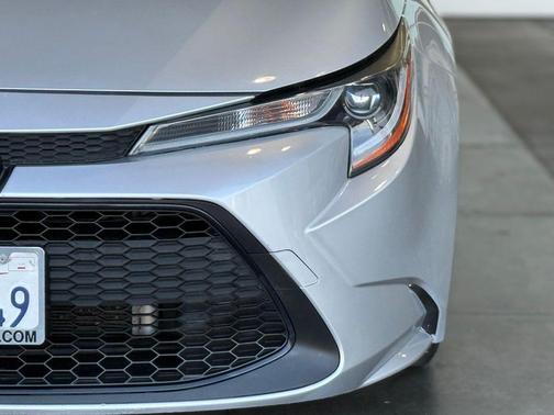 Classic Silver Metallic 2020 Toyota Corolla LE