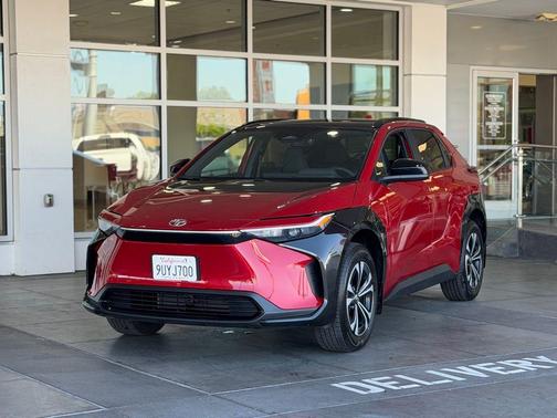 2025 Toyota bZ4X XLE