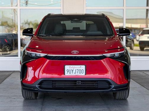 2025 Toyota bZ4X XLE