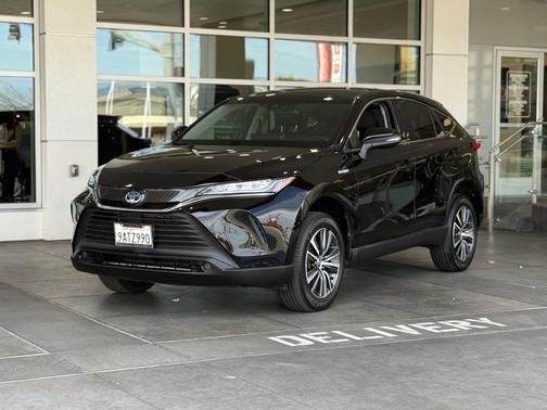 Black 2021 Toyota Venza LE