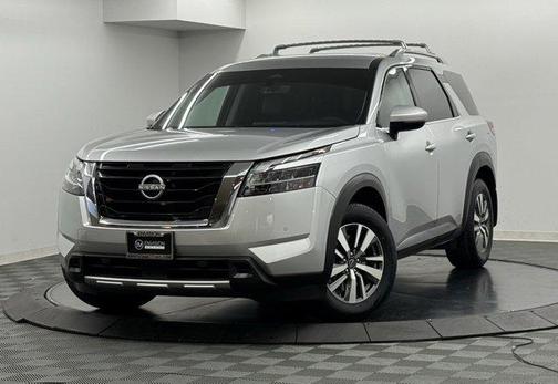 2024 Nissan Pathfinder SL FWD